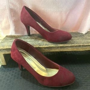 Burgundy or Maroon Pumps Size 6